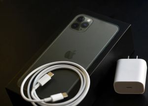 Apple không còn lựa chọn nào khác ngoài việc từ bỏ cổng Lightning